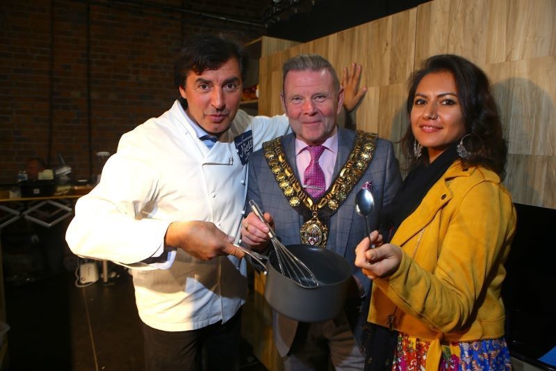 Other image for Star chef mixes with crowds at food festival